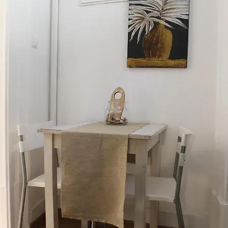 Daire Happy Reception Studio Lisboa
